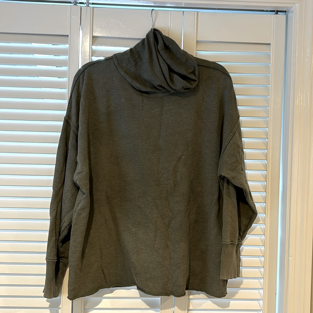 Aerie green cowl neck sweatshirt size M